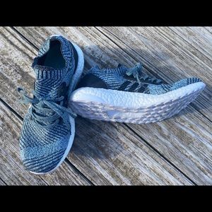 EUC ADIDAS Parley X Ultra Boost, Women’s 8.5